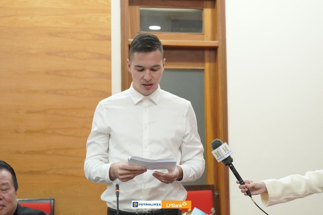 Nguyễn Filip cảm động trong ngày chính thức nhận quốc tịch Việt Nam - Ảnh 3.