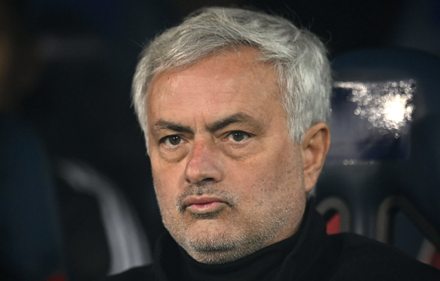 HLV Mourinho bất ngờ bỏ rơi Arsenal trong cuộc đua vô địch Ngoại hạng Anh - Ảnh 1.