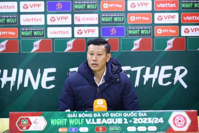 Chuyện chỉ có ở bóng đá Việt Nam, những chiếc ghế ‘kỳ lạ’ tại V-League khiến HLV… nơm nớp- Ảnh 3.
