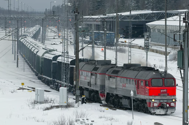 Ukraine tấn công tuyến đường sắt Nga - Trung - Ảnh 1.