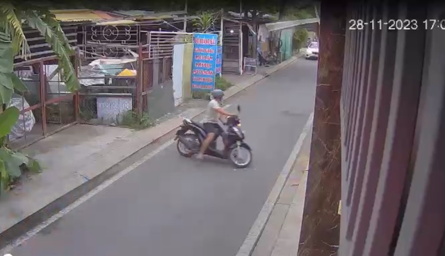 Xác minh vụ lừa làm từ thiện trộm 2 cây vàng của cụ bà ở TP.Thủ Đức - Ảnh 1. Xác minh vụ lừa làm từ thiện trộm 2 cây vàng của cụ bà ở TP.Thủ Đức - Ảnh 1.