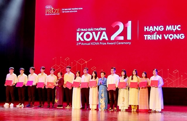 Hàng trăm cá nhân và tập thể nhận giải thưởng và học bổng KOVA lần thứ 21 - Ảnh 3.
