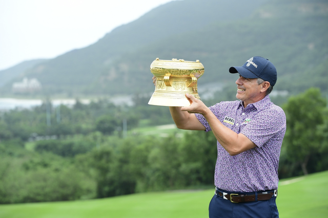 Giải golf huyền thoại ở Nha Trang tìm ra nhà vô địch - Ảnh 2.