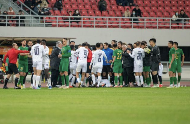AFC sắp xử phạt vụ ẩu đả giữa 2 CLB Zhejiang và Buriram United ở Trung Quốc - Ảnh 2.