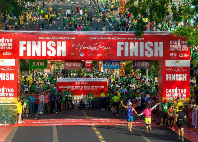 9.000 người tham gia chạy giải Marathon Quốc tế Di sản Cần Thơ - Ảnh 1.