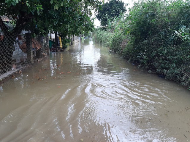 Thừa Thiên – Huế: Trời tạnh ráo, nhiều nơi tại hạ du sông Bồ vẫn ngập lụt - Ảnh 4.