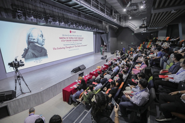 Trường đại học Văn Lang tổ chức Hội thảo khoa học ý nghĩa về Adam Smith - Ảnh 1.