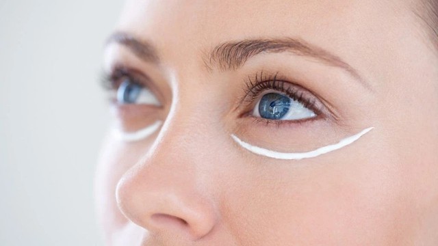 Dưỡng da vùng mắt để ngăn ngừa lão hóa sớm
