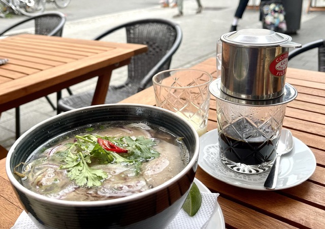 Biến đổi khí hậu khiến cà phê đắng hơn và đắt đỏ hơn - Ảnh 1. Biến đổi khí hậu khiến cà phê đắng hơn và đắt đỏ hơn - Ảnh 1.