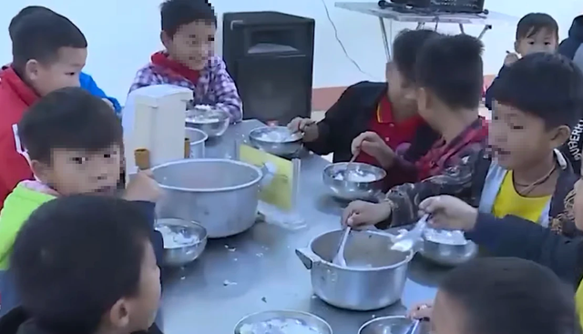 Thủ tướng chỉ đạo rà soát bữa ăn của học sinh bán trú vùng cao- Ảnh 1.