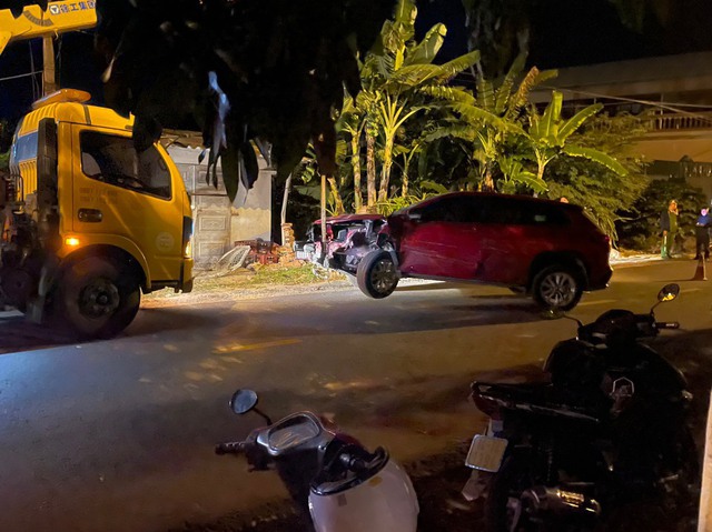 Tài xế 'thông chốt' nồng độ cồn đâm người đi đường bị thương - Ảnh 1. Tài xế 'thông chốt' nồng độ cồn đâm người đi đường bị thương - Ảnh 1.