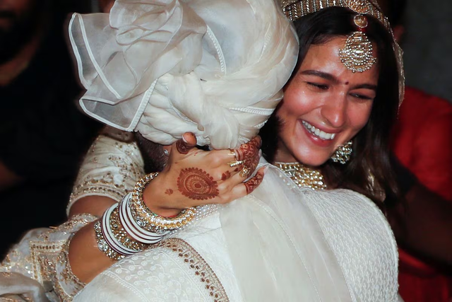 Thủ tướng Ấn Độ kêu gọi dân 'đừng ra nước ngoài làm đám cưới'- Ảnh 1.