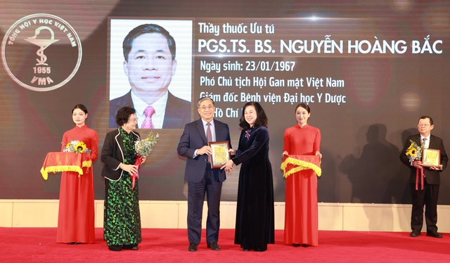 Bệnh viện Đại học Y Dược TP.HCM nhận giải thưởng Nhân tài Đất Việt 2023- Ảnh 3.