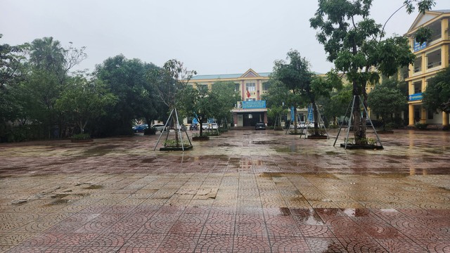 Trường học ở Hà Tĩnh tạm hoãn các hoạt động ngoài trời nếu rét đậm - Ảnh 1.