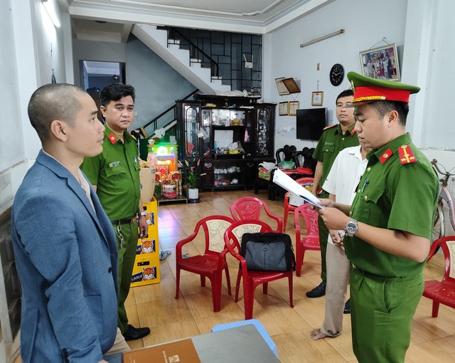 Vụ án nạo vét cống: Bắt thêm chuyên viên quận và chủ tịch công ty giám sát- Ảnh 1.