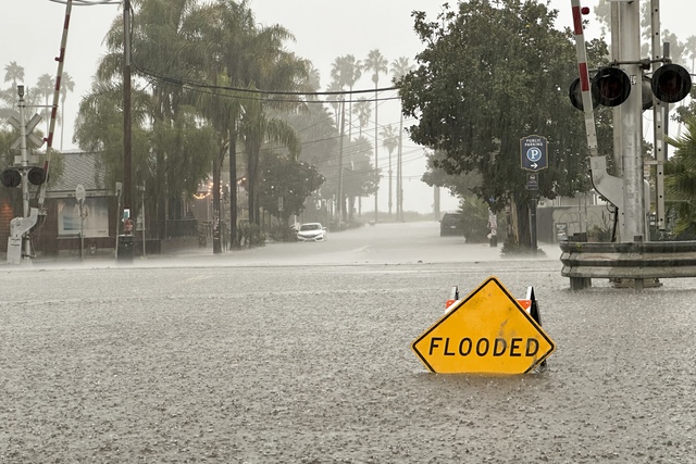 Mưa lớn gây ngập nặng tại nhiều thành phố ở Mỹ- Ảnh 7.