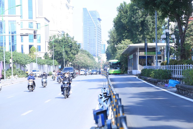 Hà Nội chi hơn 8,5 tỉ sơn kẻ vạch, tổ chức giao thông tuyến buýt nhanh BRT- Ảnh 5.