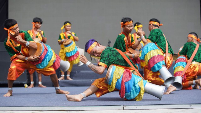 Nghệ thuật múa trống Chhay-dăm của tỉnh Tây Ninh. Ảnh: Phan Dương Nghệ thuật múa trống Chhay-dăm của tỉnh Tây Ninh. Ảnh: Phan Dương
