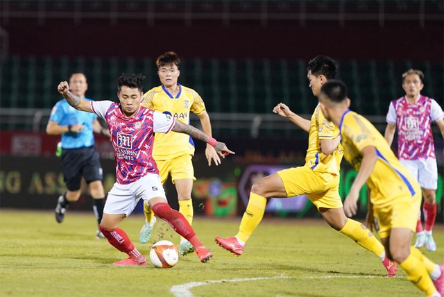 Bảng xếp hạng V-League mới nhất hôm nay (23.12): CLB Bình Dương ‘ngạo nghễ’- Ảnh 2.