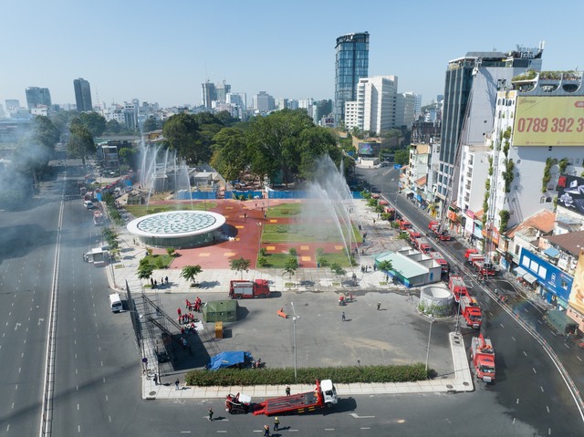 4.000 người diễn tập chữa cháy ga ngầm metro Bến Thành: Khống chế nhanh cháy nổ phức tạp như thế nào?- Ảnh 1.