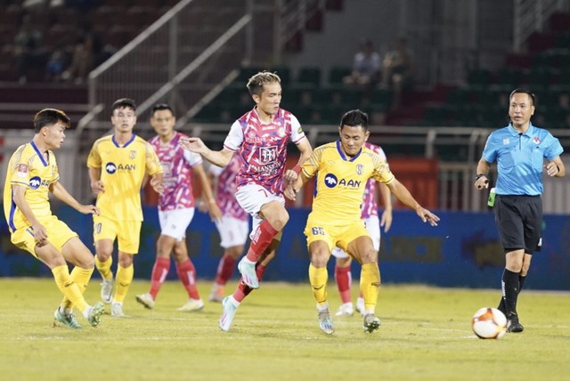 Bóng đá miền Nam xây chắc ngôi cao V-League bằng nền móng ít người dám tin- Ảnh 3.