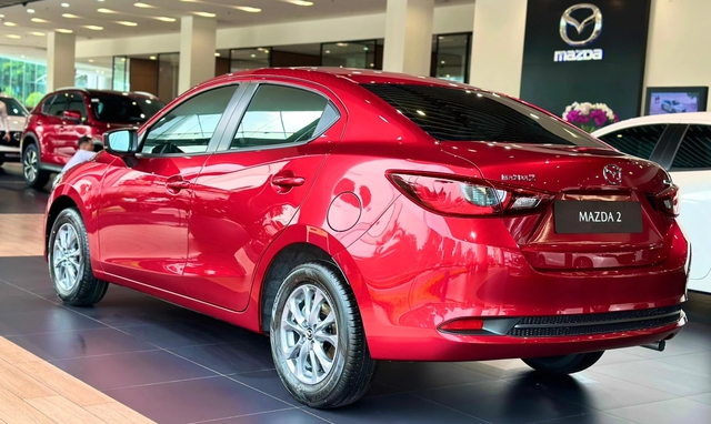 Mazda2 tại Việt Nam giảm giá bản Sedan, biến thể hatchback tăng 33 triệu đồng- Ảnh 2.