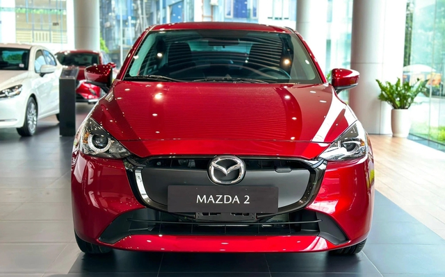 Mazda2 tại Việt Nam giảm giá bản Sedan, biến thể hatchback tăng 33 triệu đồng- Ảnh 3.