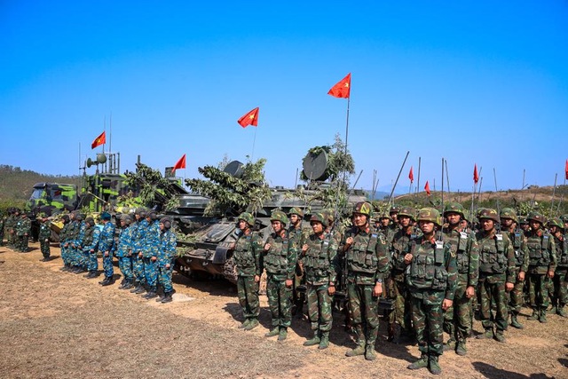 Thủ tướng Phạm Minh Chính dự diễn tập bắn đạn thật của Quân đoàn 12- Ảnh 8.