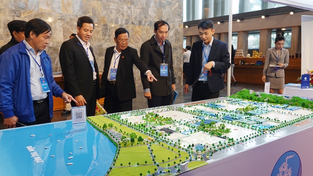 Phó thủ tướng Lê Minh Khái: Bình Định cần ưu tiên các dự án tạo không gian phát triển mới- Ảnh 4.