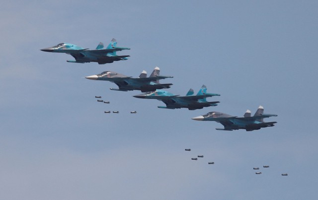 Ukraine bắn rơi 3 chiếc Su-34 của Nga, được Đức viện trợ thêm pháo phòng không- Ảnh 1.