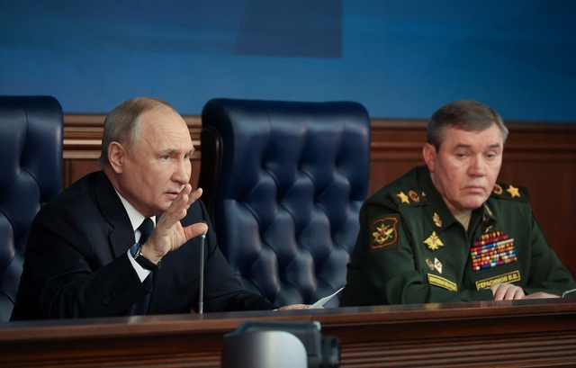 Vị thế của Tổng thống Putin và Tổng thống Zelensky đảo ngược sau một năm?- Ảnh 2.