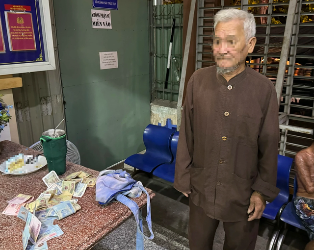 Thu dung người lang thang xin ăn ở TP.HCM: 'Tụi con phải xin được 500.000 đồng'- Ảnh 2. Thu dung người lang thang xin ăn ở TP.HCM: 'Tụi con phải xin được 500.000 đồng'- Ảnh 2.