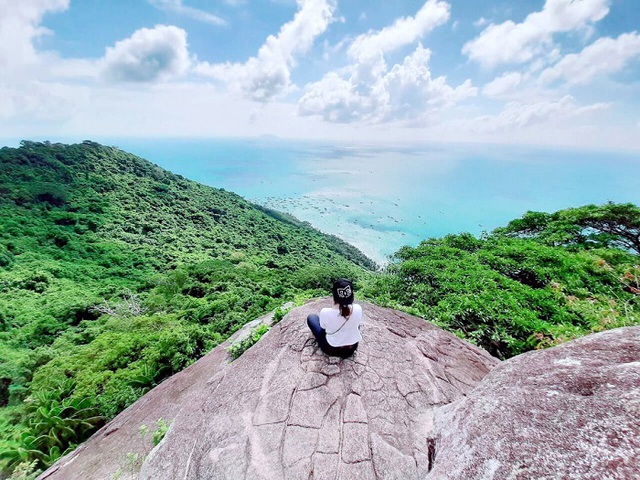 Thiên nhiên tươi đẹp, còn hoang sơ của đảo Hòn Sơn, Kiên Giang- Ảnh 2.