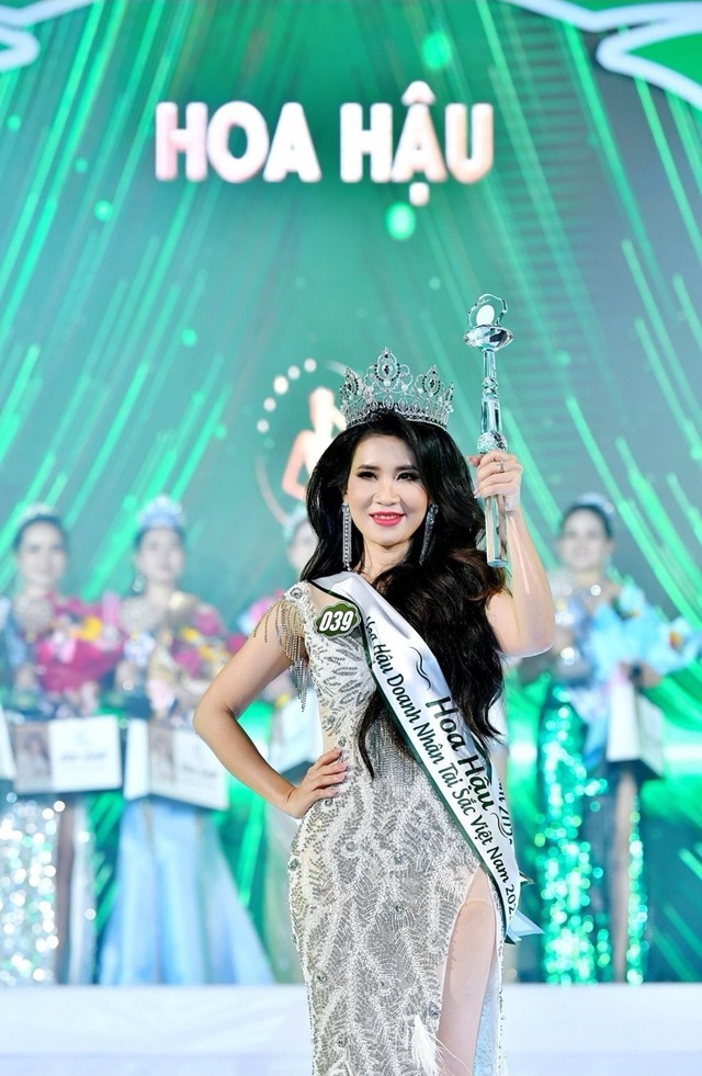 Phan Thị Mỹ Linh đăng quang ngôi vị Hoa hậu Doanh nhân Tài sắc Việt Nam 2023- Ảnh 1.