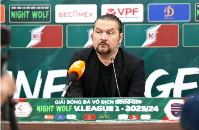 Không dính án phạt nguội nhưng HLV Popov vẫn bị 'treo giò' ở vòng 8 V-League- Ảnh 2.