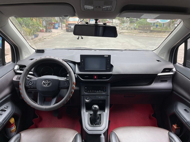Dân buôn xe cũ 'ôm' Toyota Avanza MT lo lắng bị 'lỗ' nặng- Ảnh 3. Dân buôn xe cũ 'ôm' Toyota Avanza MT lo lắng bị 'lỗ' nặng- Ảnh 3.