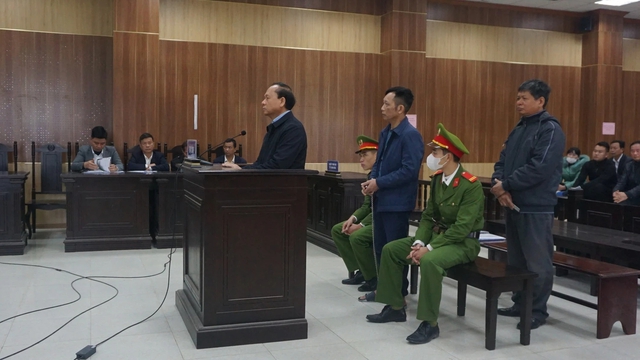 Xét xử cựu Chủ tịch UBND H.Thường Xuân: Thẩm định lại số tiền gây thiệt hại- Ảnh 1.
