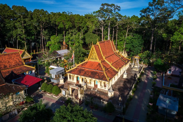 'Đắm chìm' trong thiên nhiên tươi đẹp, kiến trúc Khmer độc đáo ở Trà Vinh- Ảnh 2.