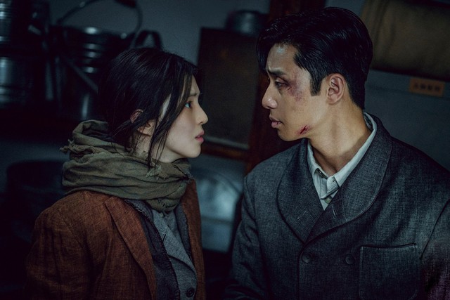 Phim 'Sinh vật Gyeongseong' có Park Seo Joon và Han So Hee gây tranh cãi- Ảnh 5.