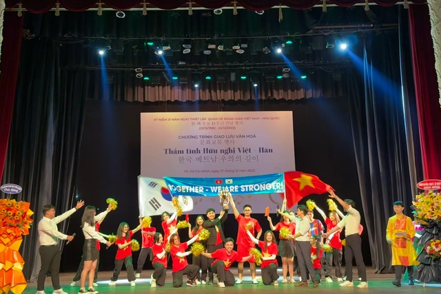 Giao lưu văn hóa kỷ niệm 31 năm quan hệ ngoại giao Việt Nam - Hàn Quốc- Ảnh 8.
