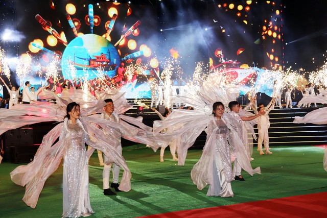 Bình Thuận thu gần tỉ 'đô' nhờ hiệu ứng Năm du lịch quốc gia 2023- Ảnh 2. Bình Thuận thu gần tỉ 'đô' nhờ hiệu ứng Năm du lịch quốc gia 2023- Ảnh 2.