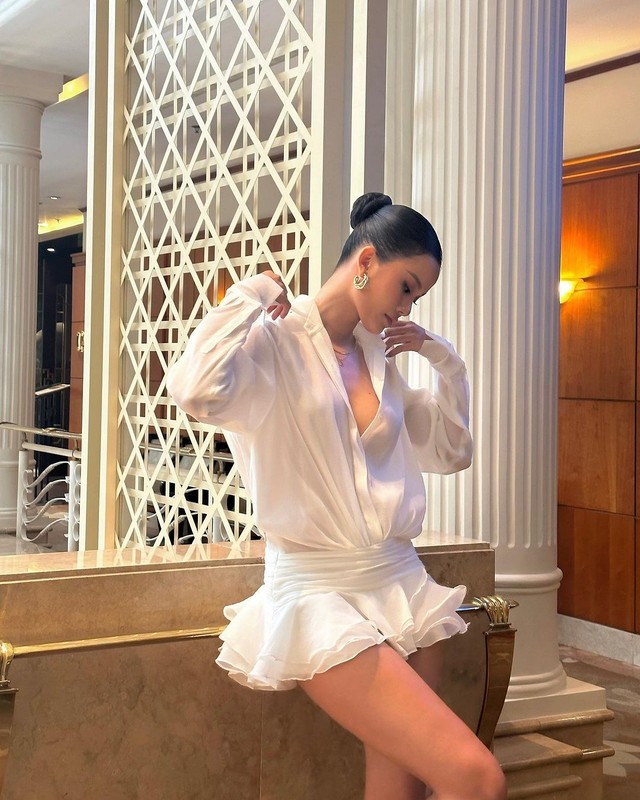 Lisa diện thiết kế Việt đụng hàng với chiếc váy của Hương Ly- Ảnh 6.