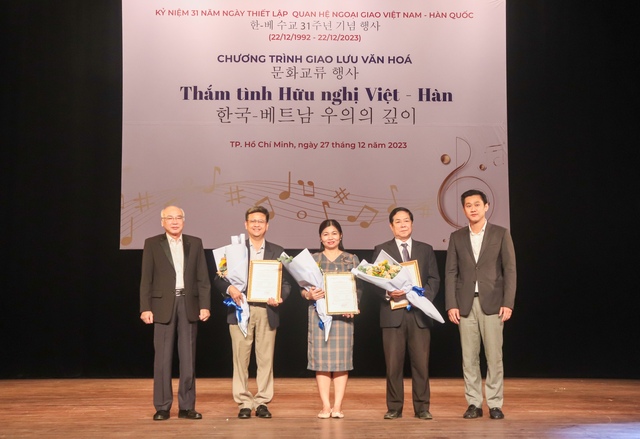 Giao lưu văn hóa kỷ niệm 31 năm quan hệ ngoại giao Việt Nam - Hàn Quốc- Ảnh 4.
