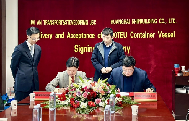 Công ty Hải An đón tàu chở container trị giá 26,2 triệu USD- Ảnh 1.