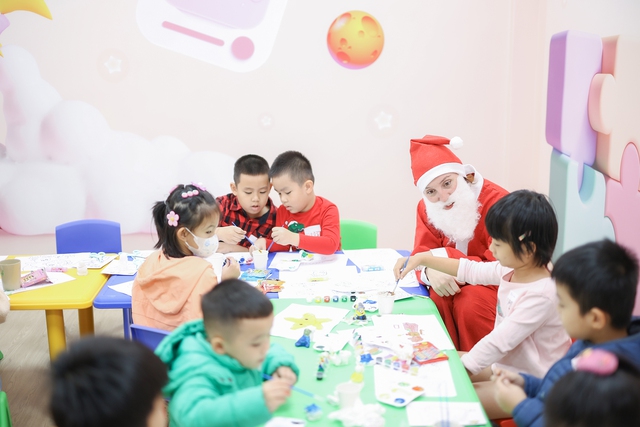 Tưng bừng giáng sinh, VUS đón chào loạt cơ sở mới- Ảnh 4. Tưng bừng giáng sinh, VUS đón chào loạt cơ sở mới- Ảnh 4.