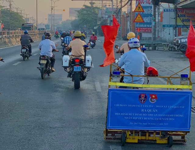 Tết này chạy xe về miền Tây đỡ nạn 'đinh tặc'- Ảnh 4.