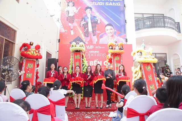 Tưng bừng giáng sinh, VUS đón chào loạt cơ sở mới- Ảnh 2. Tưng bừng giáng sinh, VUS đón chào loạt cơ sở mới- Ảnh 2.