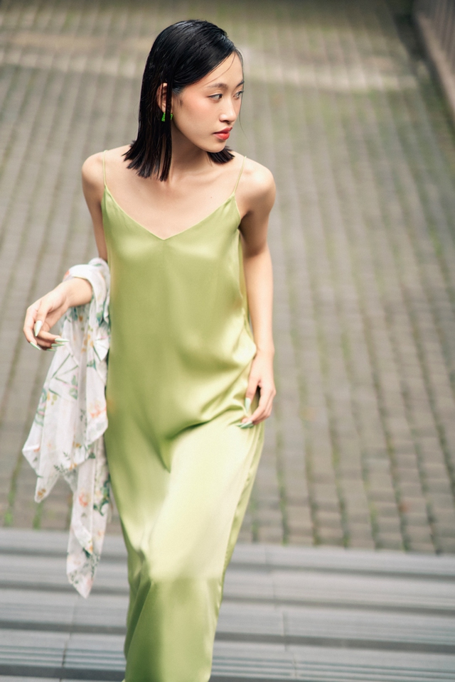 Sắp nghỉ lễ dài ngày, mặc gì cho thoải mái và thời thượng nhất?- Ảnh 10. Sắp nghỉ lễ dài ngày, mặc gì cho thoải mái và thời thượng nhất?- Ảnh 10.