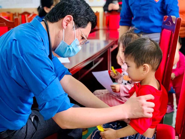 Nối dài hành trình thiện nguyện- Ảnh 1. Nối dài hành trình thiện nguyện- Ảnh 1.