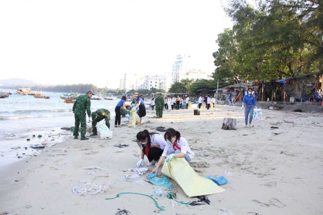 Vì một 'Huyện đảo Cô Tô không có rác thải nhựa'- Ảnh 3. Vì một 'Huyện đảo Cô Tô không có rác thải nhựa'- Ảnh 3.